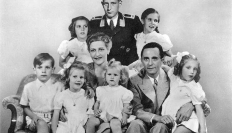 Magda e Joseph Goebbels com os filhos