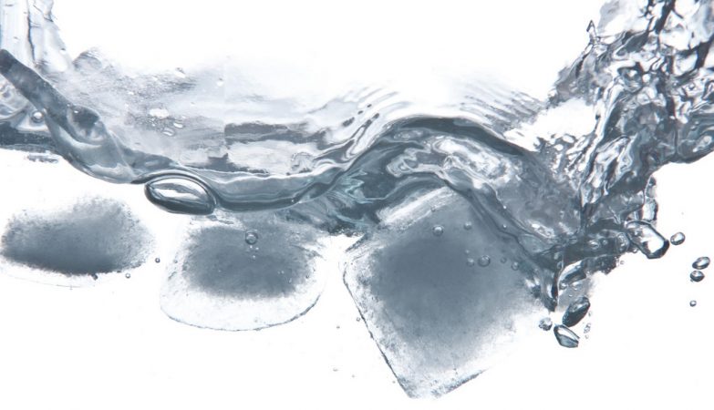 Água superiónica: descoberta água líquida e sólida