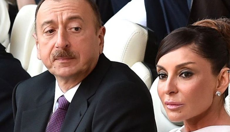 O Presidente do Azerbaijão, Ilham Aliyev, com a esposa Mehriban