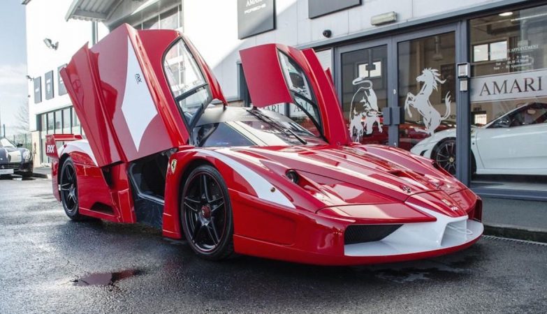 O único Ferrari Enzo FXX legalizado para circular em estrada está à venda