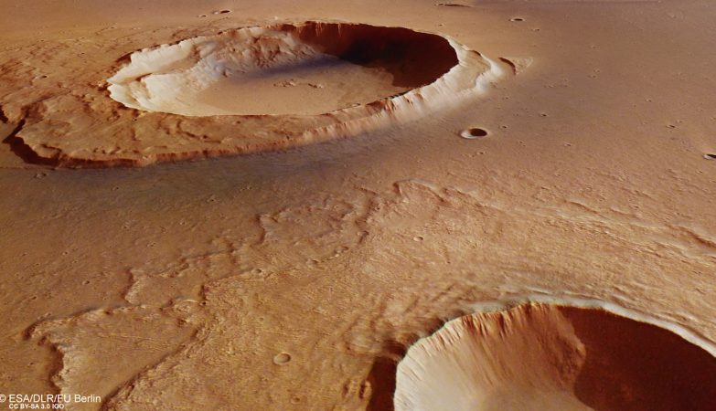 Vista em perspectiva da cratera marciana de Worcester
