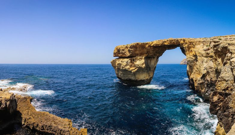 A "Janela Azul" na Ilha de Gozo, em Malta