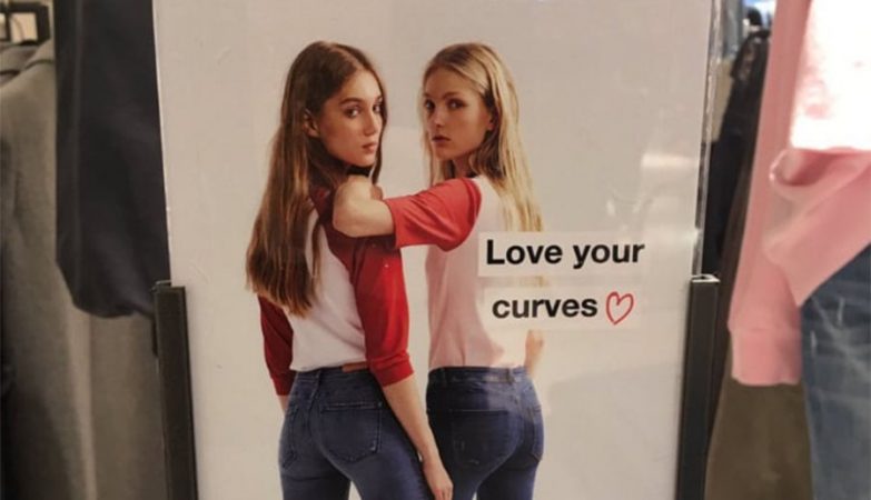 Expositor da Zara com a campanha "Love your curves".