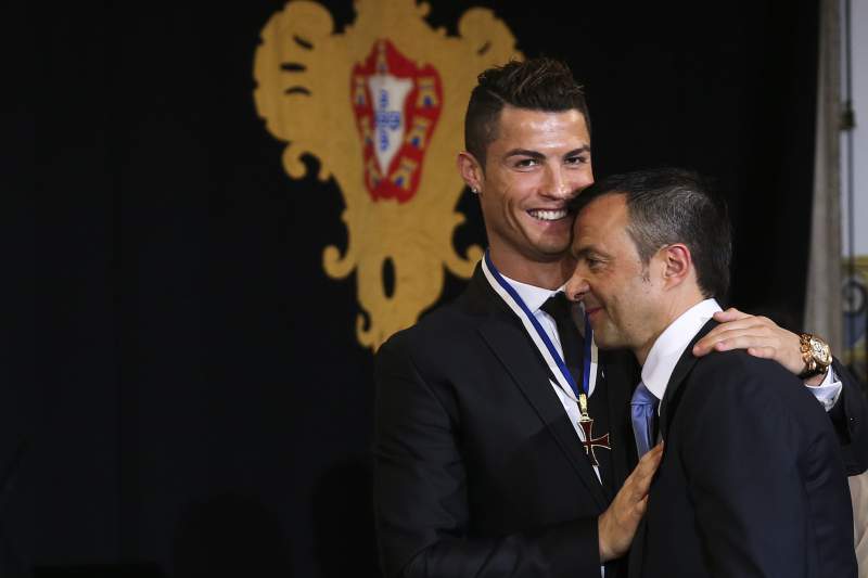 O empresário de futebol Jorge Mendes com Cristiano Ronaldo