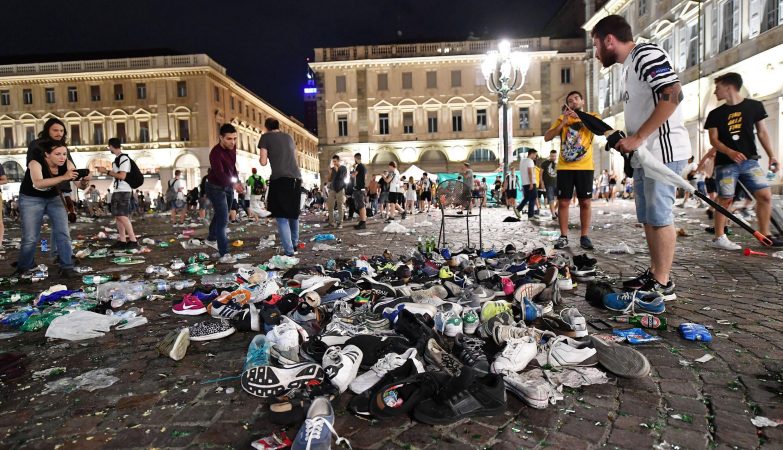 Debandada na Praça San Carlo, em Turim, provoca 1400 feridos