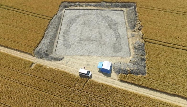 "Casa dos Mortos" em Wiltshire, Reino Unido, pode conter os vestígios mortais dos antepassados de Stonehenge. 