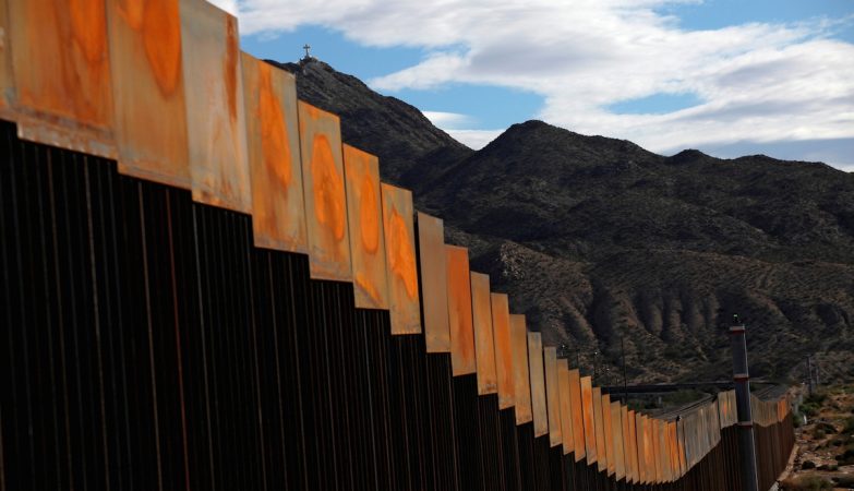 Parte del muro de Trump en la frontera con México corre peligro de colapsar