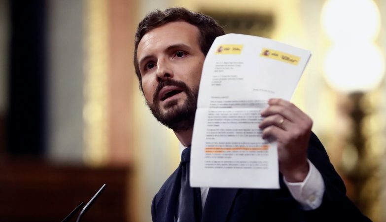 España: Aplausos para Casado (de los delegados que solicitaron el divorcio el día anterior)