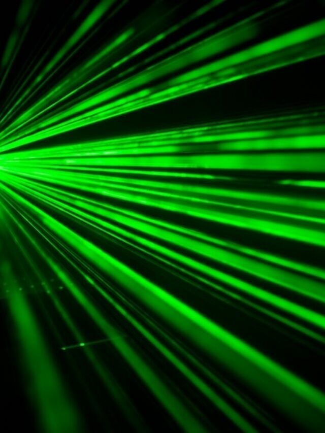 Novo laser é capaz de transmitir toda a internet (duas vezes) em apenas um segundo