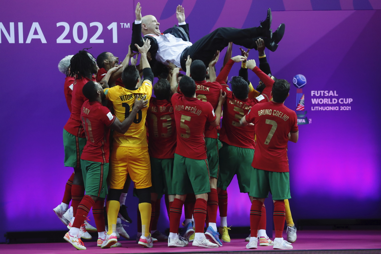 Portugal vence a Argentina e é campeão do mundo de futsal pela primeira vez  - Atualidade - Correio da Manhã