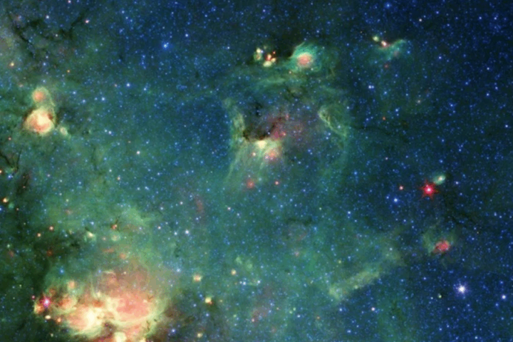 Imagem de uma nebulosa capturada pelo Telescópio Espacial Spitzer