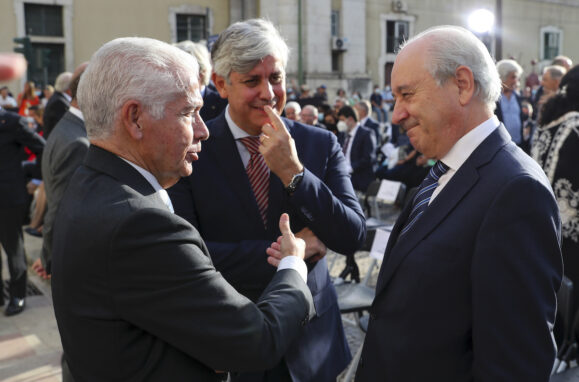 O presidente da Confederação Empresarial de Portugal, António Saraiva, o governador do Banco de Portugal, Mário Centeno, e o presidente do Partido Social Democrata, Rui Rio