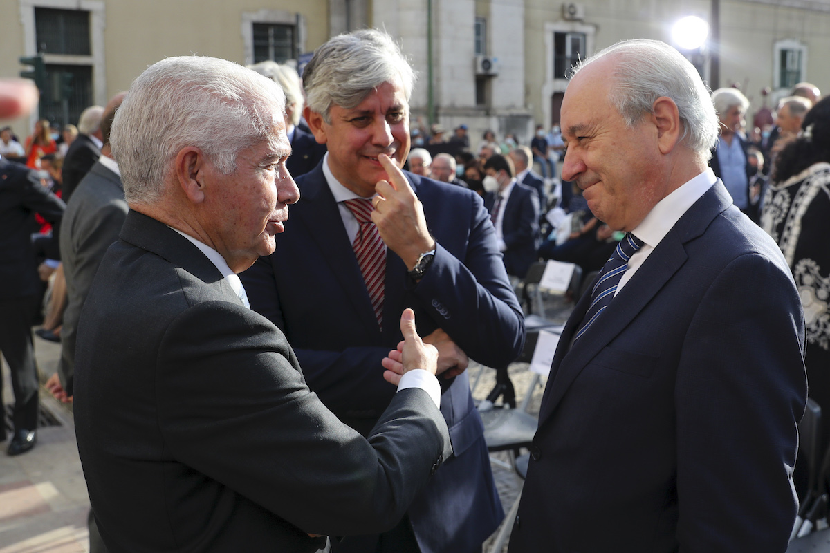 O presidente da Confederação Empresarial de Portugal, António Saraiva, o governador do Banco de Portugal, Mário Centeno, e o presidente do Partido Social Democrata, Rui Rio
