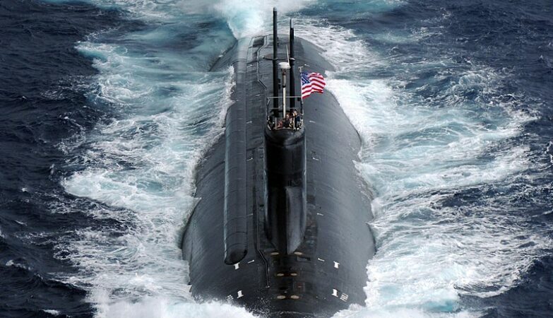 Un submarino nuclear estadounidense choca con un objeto desconocido en el Mar de China
