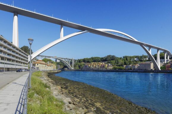 Proposta Coba Consultores para nova ponte sobre o Douro