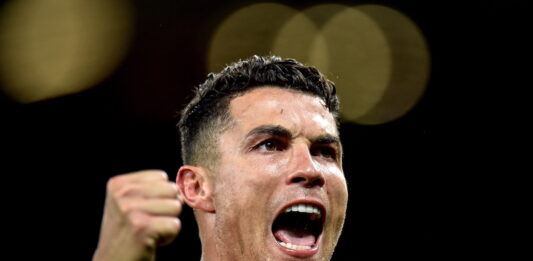 O internacional português Cristiano Ronaldo a festejar um golo.