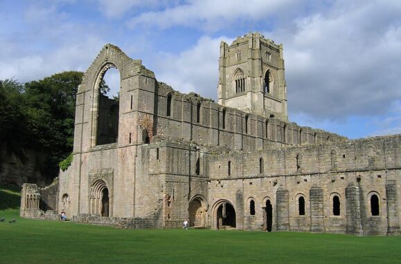 As ruínas da Abadia de Fountains, em Inglaterra