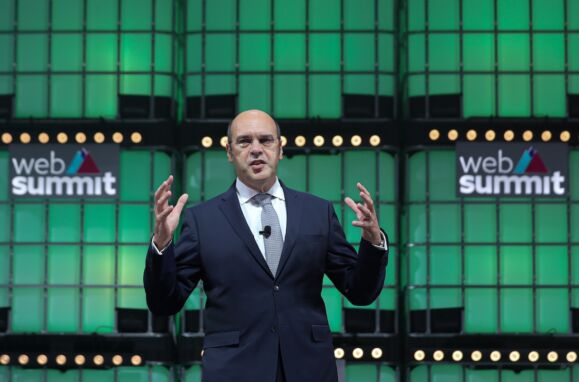 Ministro da Economia, Pedro Siza Vieira, a discursar no palco da Web Summit
