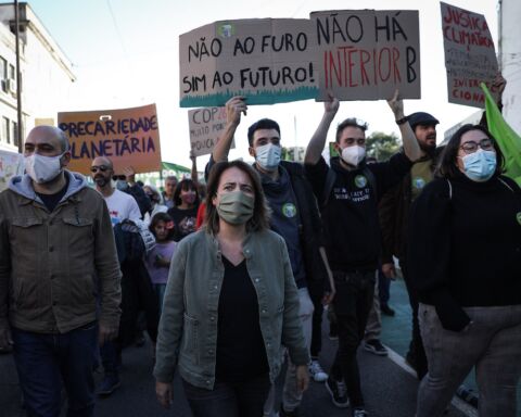 A coordenadora do Bloco de Esquerda, Catarina Martins, na marcha Mundial pela Justiça Climática