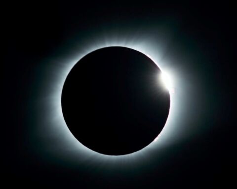 Eclipse lunar