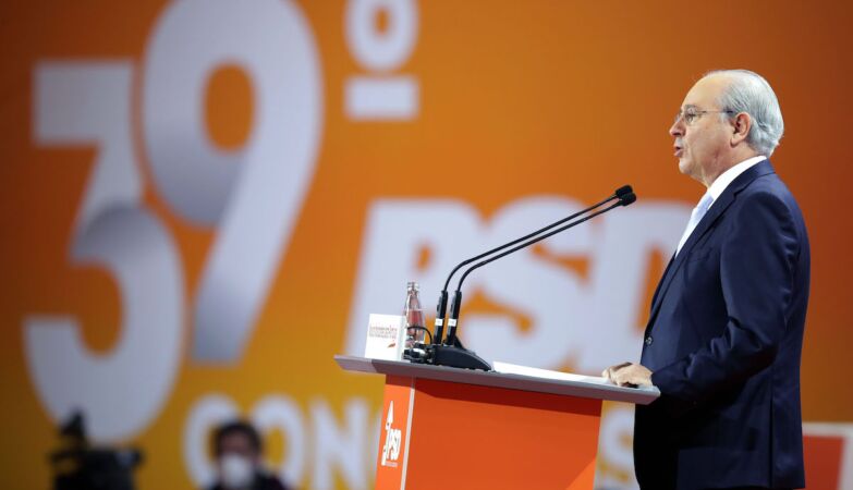 O presidente do PSD, Rui Rio, discursa durante o terceiro dia do 39.º Congresso Nacional do Partido Social Democrata (PSD), no Europarque, em Santa Maria da Feira