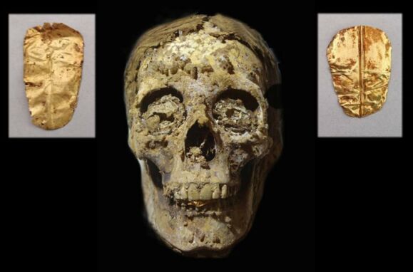 Uma das múmias com língua de ouro.