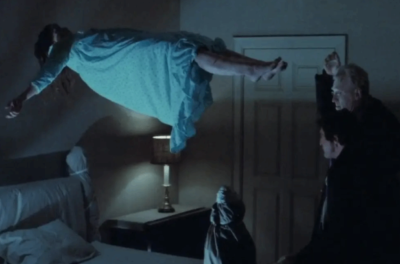 Frame do filme "O Exorcista", de 1973.
