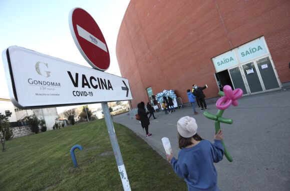Inicio do processo de vacinação de crianças