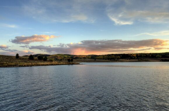 Lago Steamboat, no Colorado, Estados Unidos