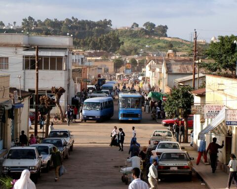 Uma rua em Asmara, Eritreia.