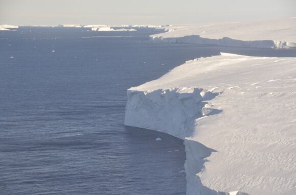 Uma das frentes do Thwaites, o "glaciar do juizo final".