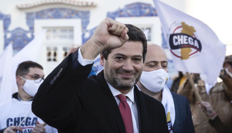 André Ventura, presidente do Chega, durante uma ação de campanha eleitoral na cidade de Aveiro.