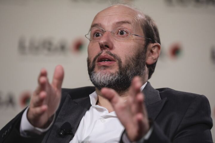 O fundador do partido Livre, Rui Tavares, durante uma entrevista à Lusa