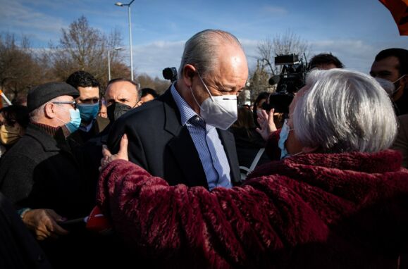 O presidente do PSD, Rui Rio, em campanha eleitoral em Barcelos