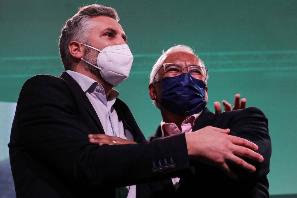 António Costa e Pedro Nuno Santos em ação de campanha para as legislativas
