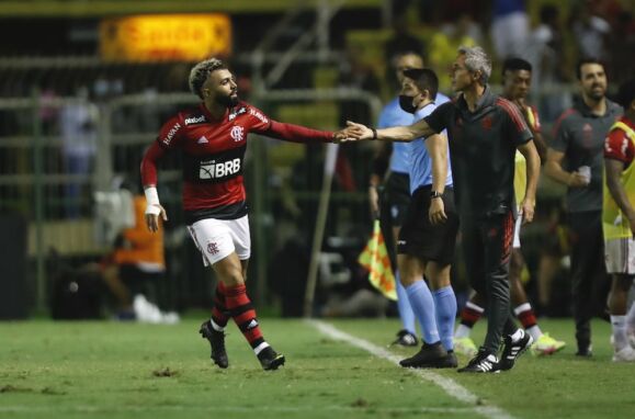 Gabriel Barbosa e Paulo Sousa.