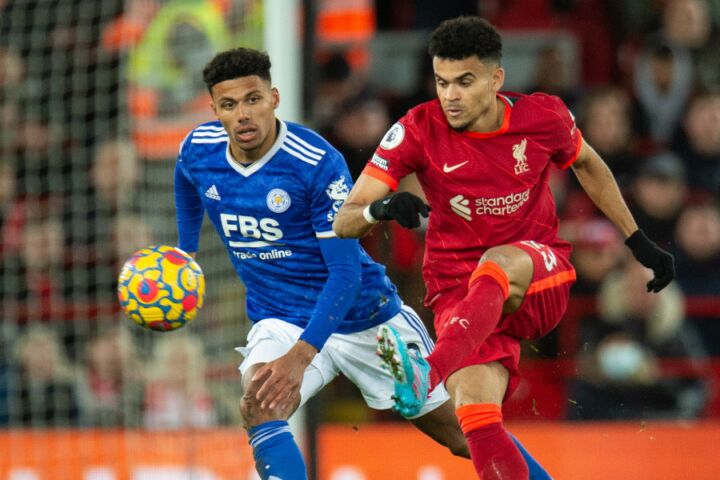 Luis Díaz na estreia a titular no Liverpool