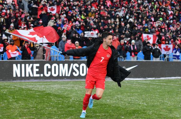 O médio luso-canadiano Stephen Eustáquio.
