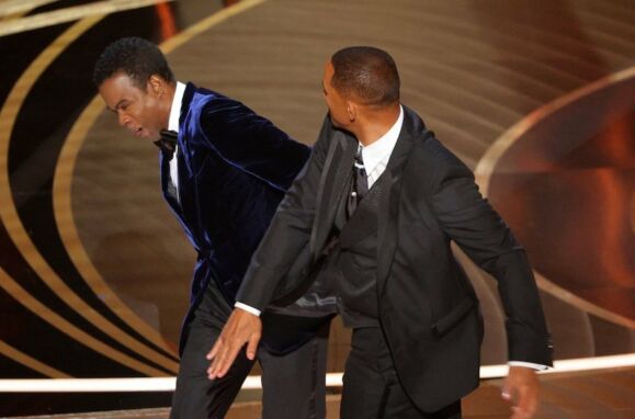 O momento em que Will Smith esbofeteou Chris Rock.