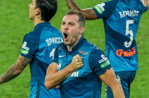 O internacional ucraniano Yaroslav Rakitskiy