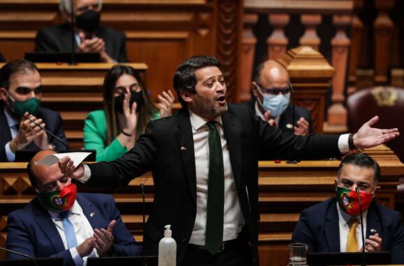 O deputado do CHEGA, André Ventura, intervém na apresentação do programa do XXIII Governo Constitucional na Assembleia da República