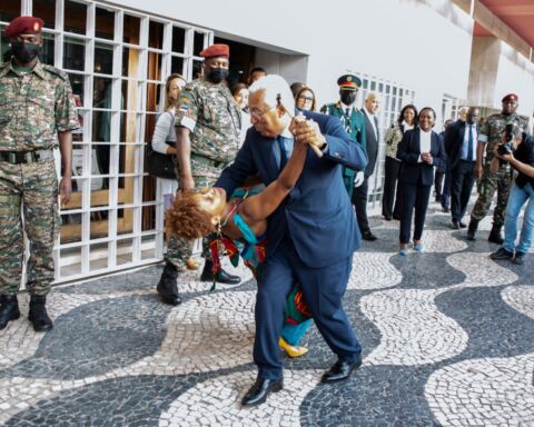 António Costa, dança, Moçambique