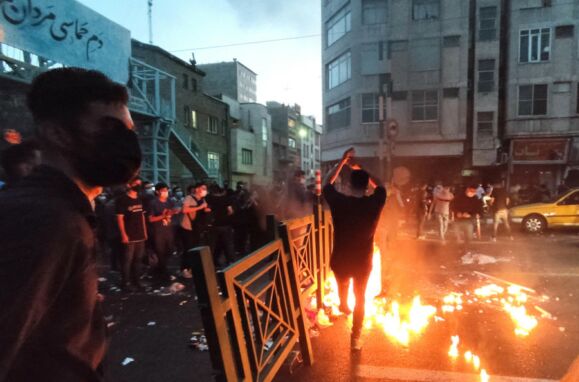 Protestos no Irão por Mahsa Aminii