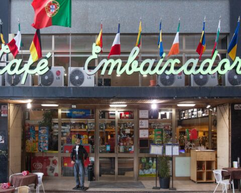 Café Embaixador no Porto