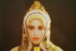 Capa do álbum "Fifty Gates of Wisdom" (1989) da cantora israelita Ofra Haza.