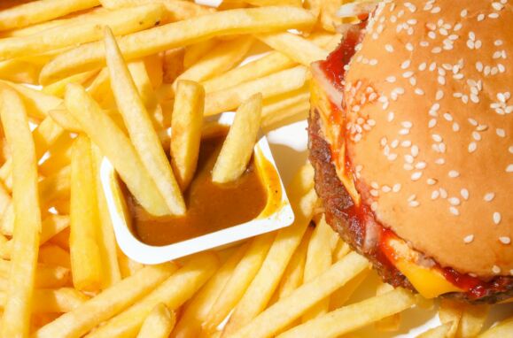 Batatas fritas e molho do McDonalds