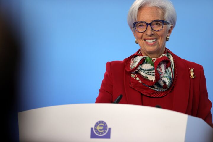 Lagarde apela a corte urgente nos apoios às famílias. "Ouvi-a duas vezes. Não acreditei"