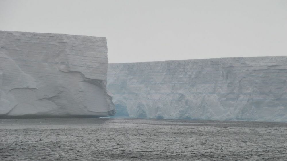Un iceberg 30 veces más grande que Lisboa es un peligro en estado salvaje