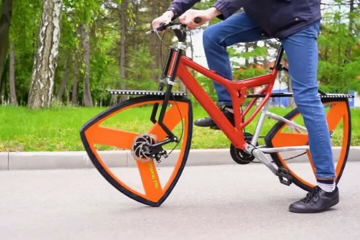O verdadeiro triciclo? Engenheiro inventa bicicleta com pneus triangulares