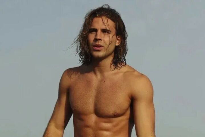 Daniel Sancho na praia